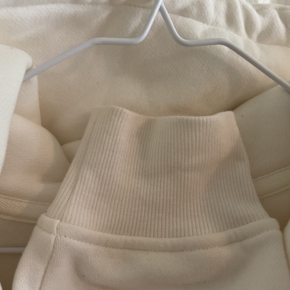 Women’s Ugg Sweatshirt - Picture 11 of 16